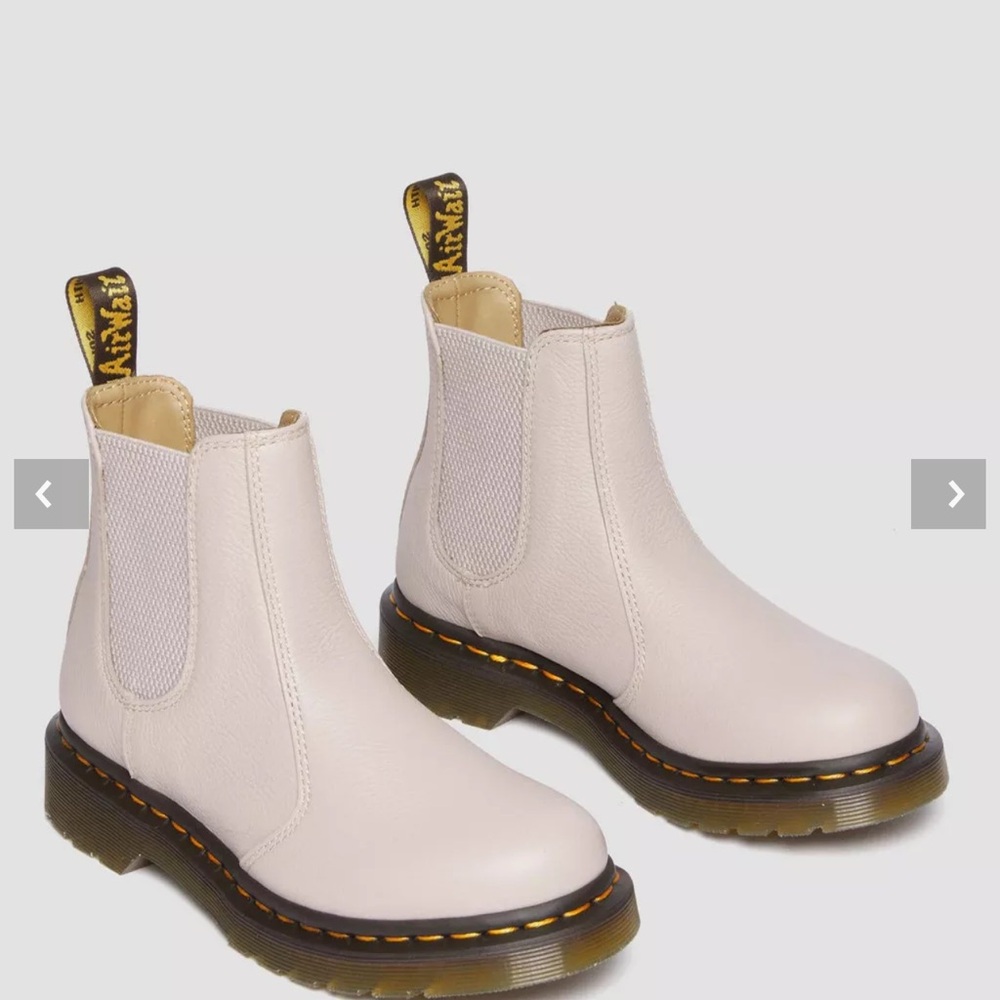 Dr. Martens Chelsea 2976 Virginia Boot - Picture 11 of 15